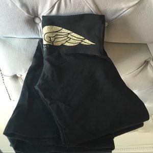 Victoria’s Secret Yoga Pants (short)